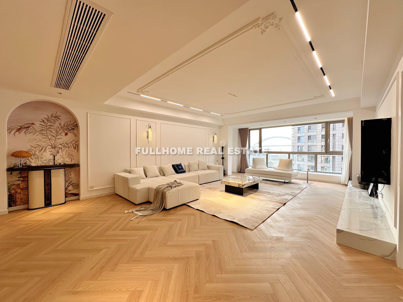 Similar property: One Sino Park, 3 bedrooms, 240 sqm in Shanghai