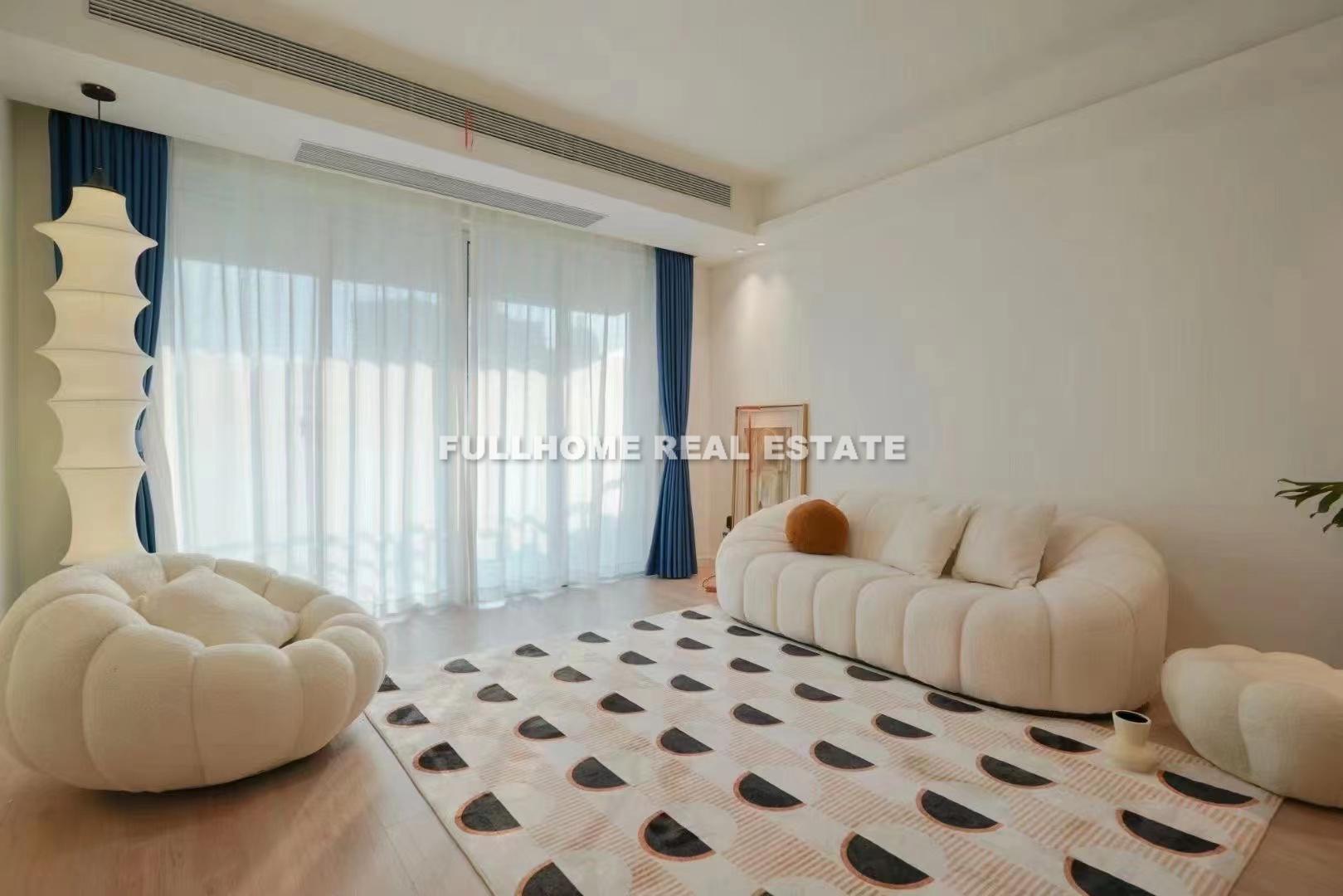 Same compound: Sunshine Residence, 3 bedrooms in Shanghai