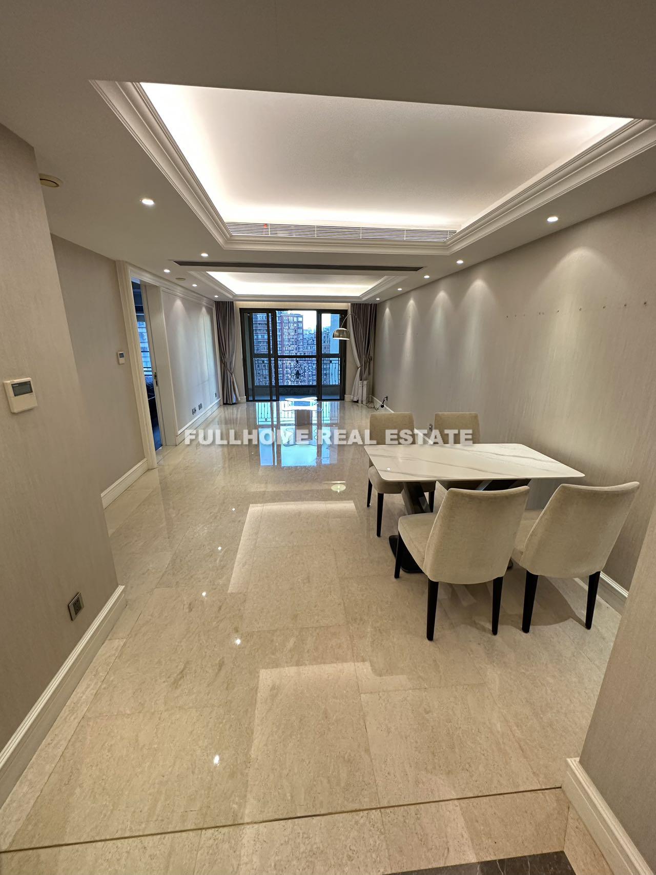 Same compound: The Palace, 2 bedrooms in Shanghai