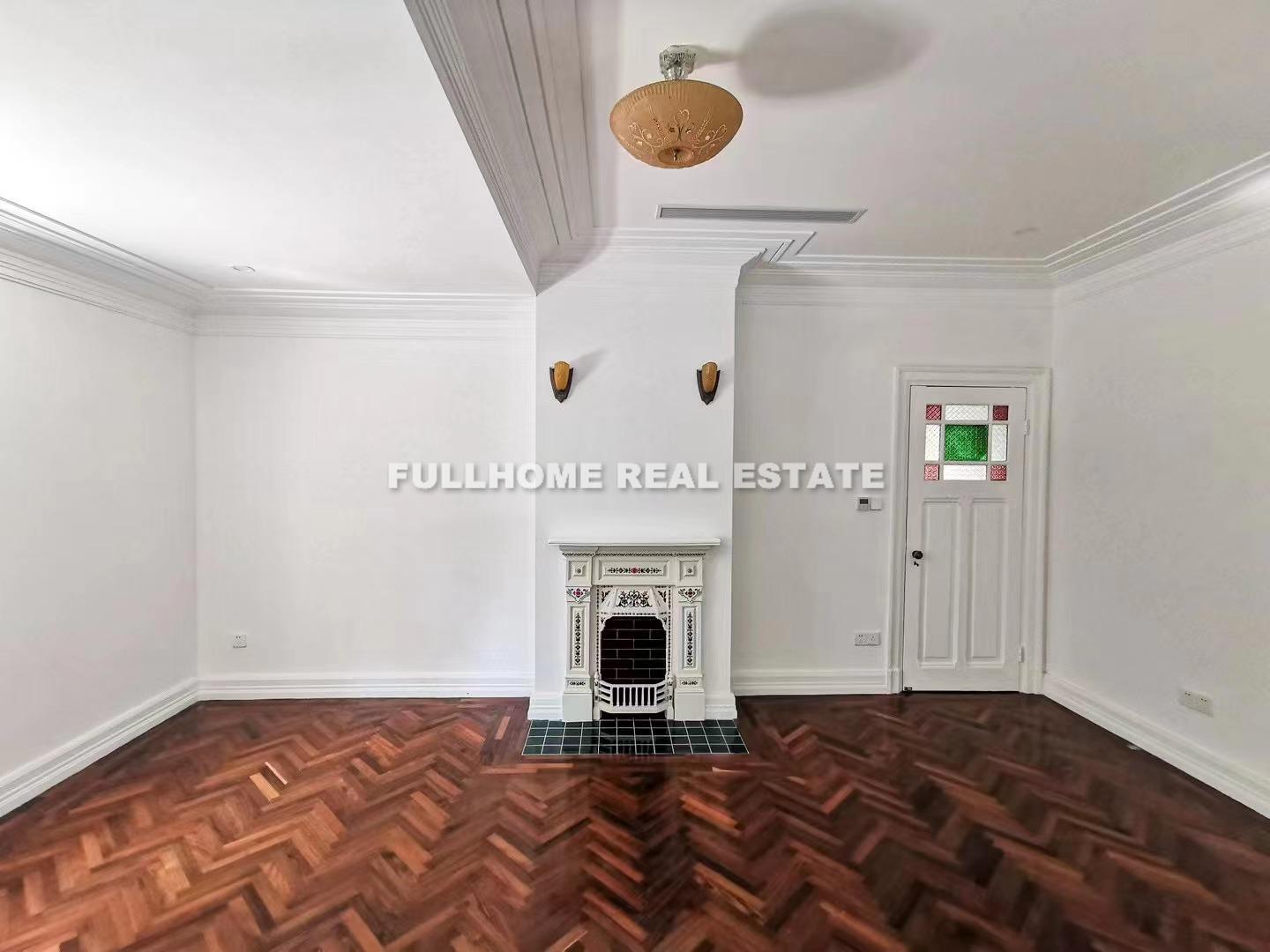 Lane 1-300 Ruijin 2nd Road Old House - 2 bedroom apartment in Shanghai, Xintiandi, Downtown