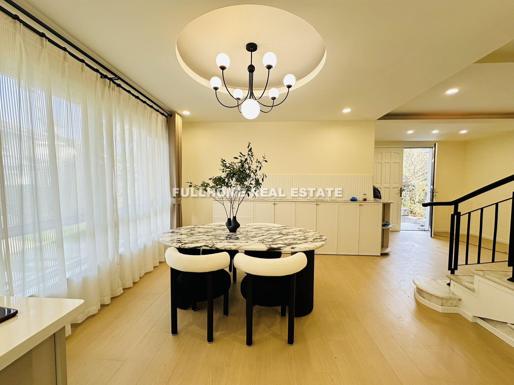 Xijiao Hua Cheng Villa - 5 bedroom apartment in Shanghai, Qingpu, Suburb