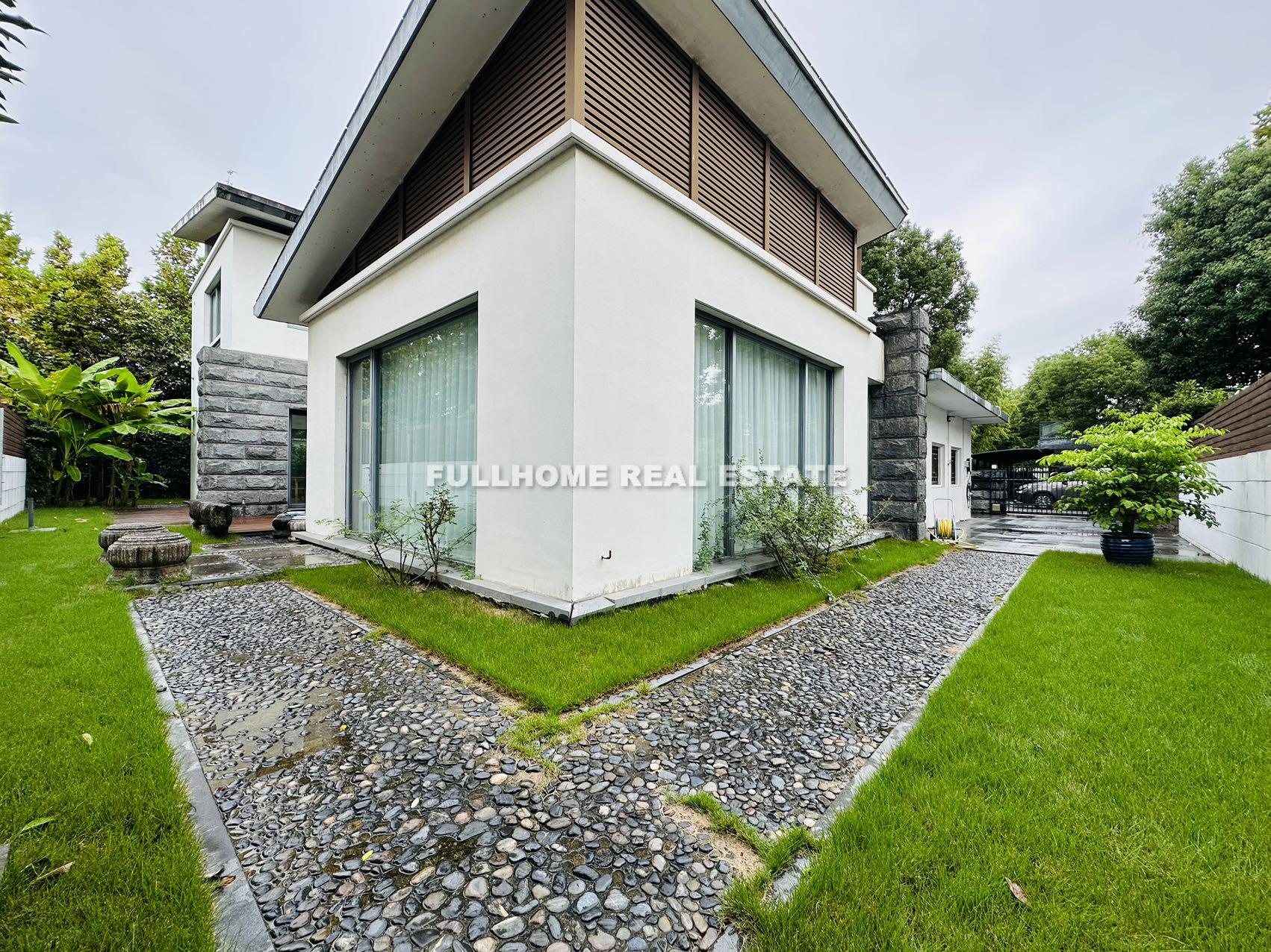 Lakeside Ville - 5 bedroom apartment in Shanghai, Qingpu, Suburb