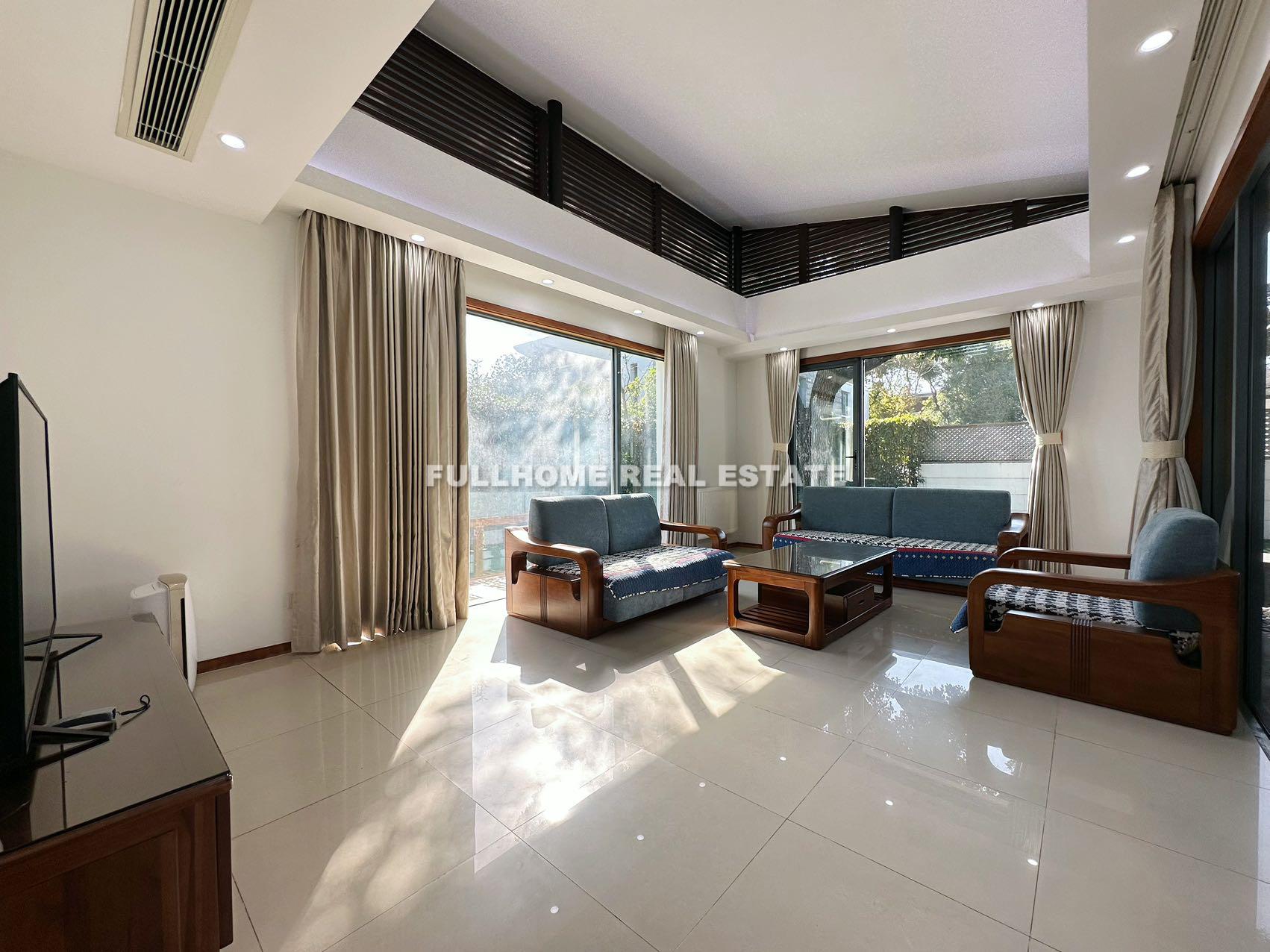 Lakeside Ville - 4 bedroom apartment in Shanghai, Qingpu, Suburb