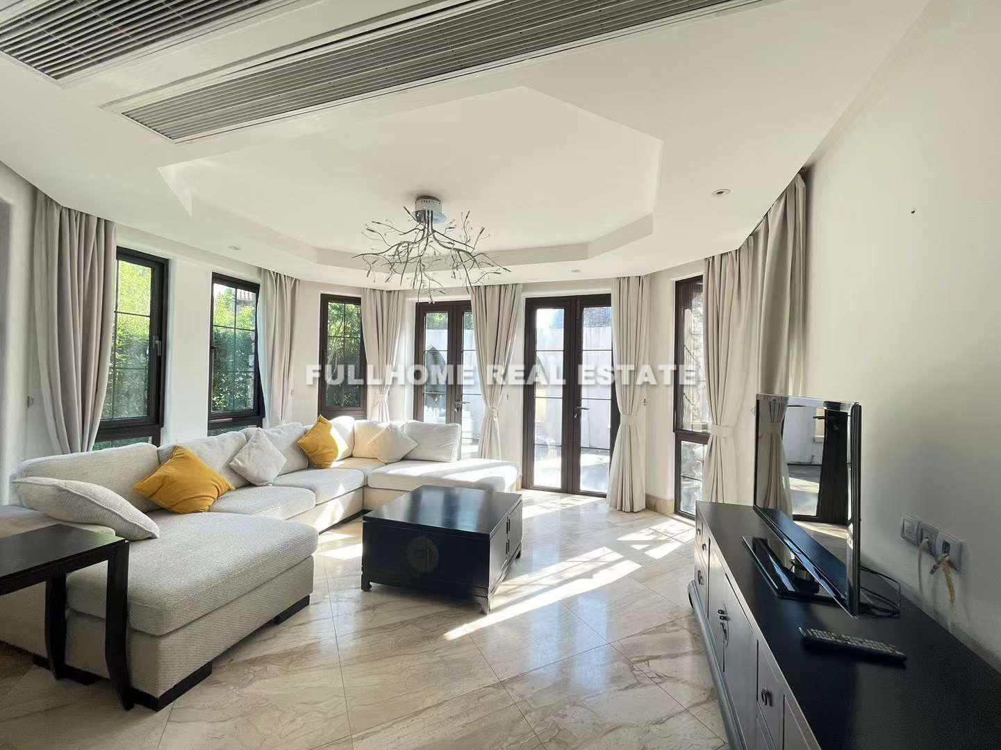 Rancho Santa Fe - 5 bedroom apartment in Shanghai, Minhang, Suburb