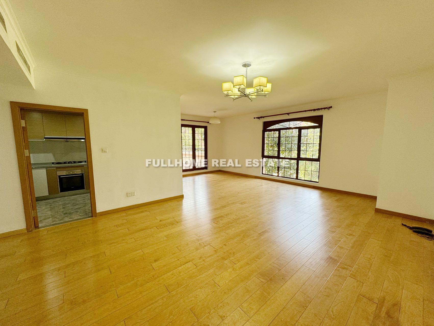 Same compound: Shanghai Racquet Club, 4 bedrooms in Shanghai