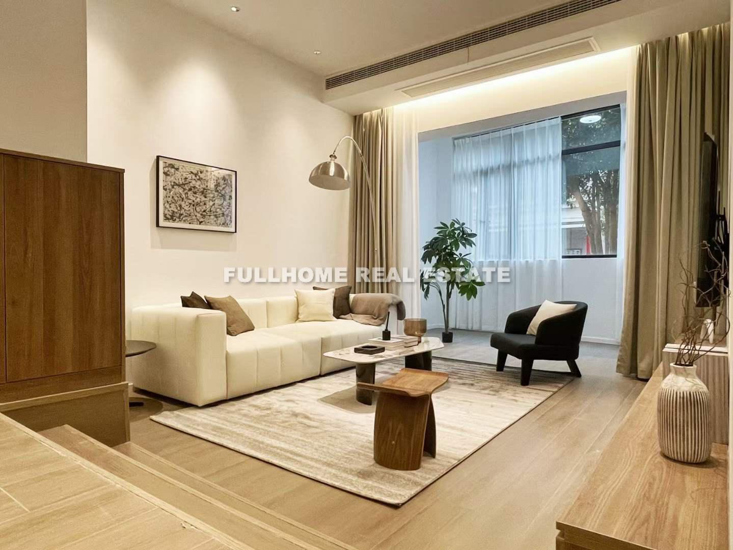Same compound: Xuhong Huating, 2 bedrooms in Shanghai