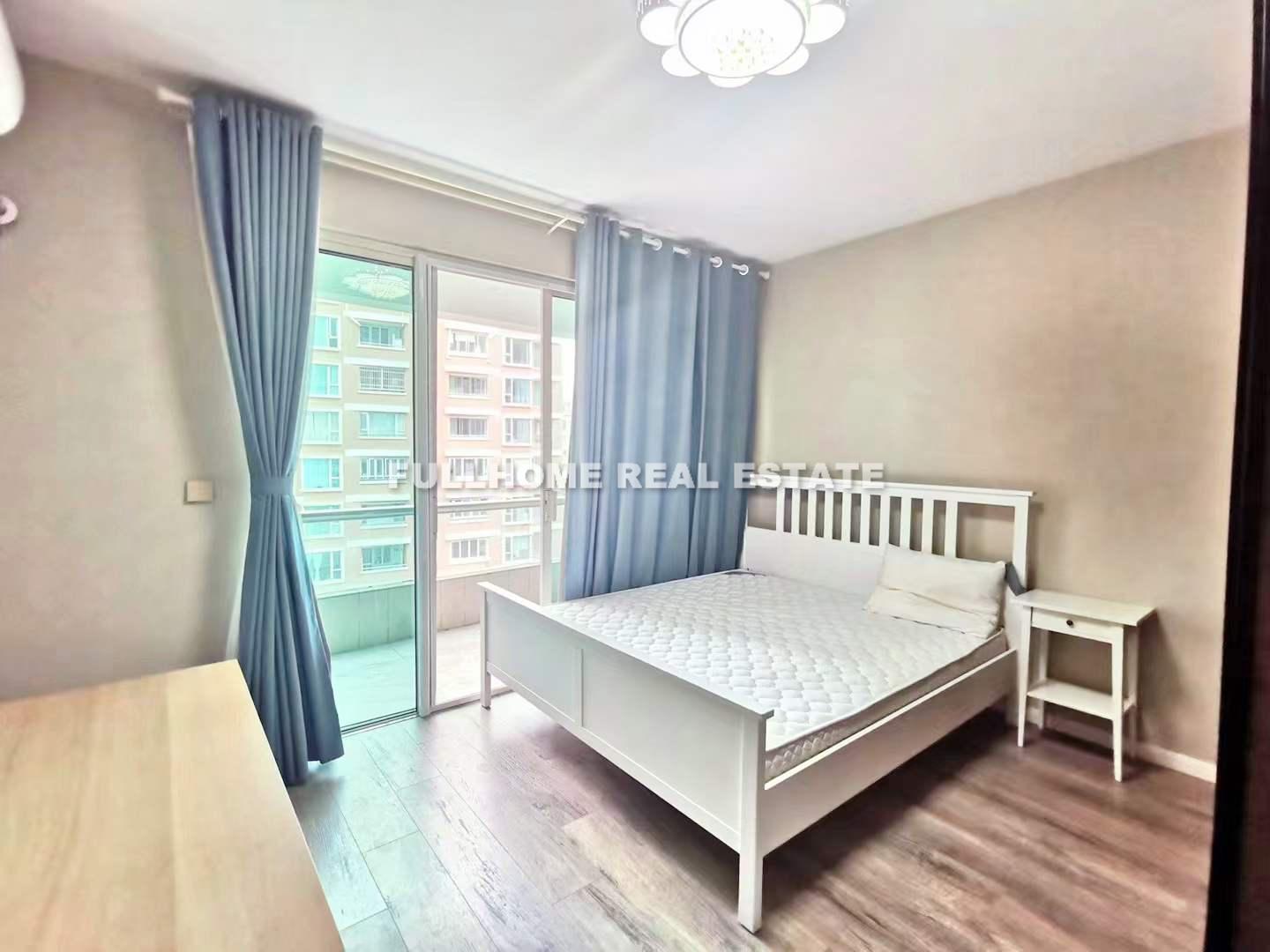 Same compound: Tian An Garden, 3 bedrooms in Shanghai