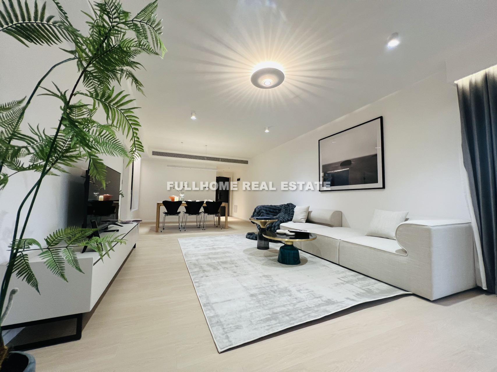 Oriental Manhattan - 3 bedroom apartment in Shanghai, Xujiahui, Downtown