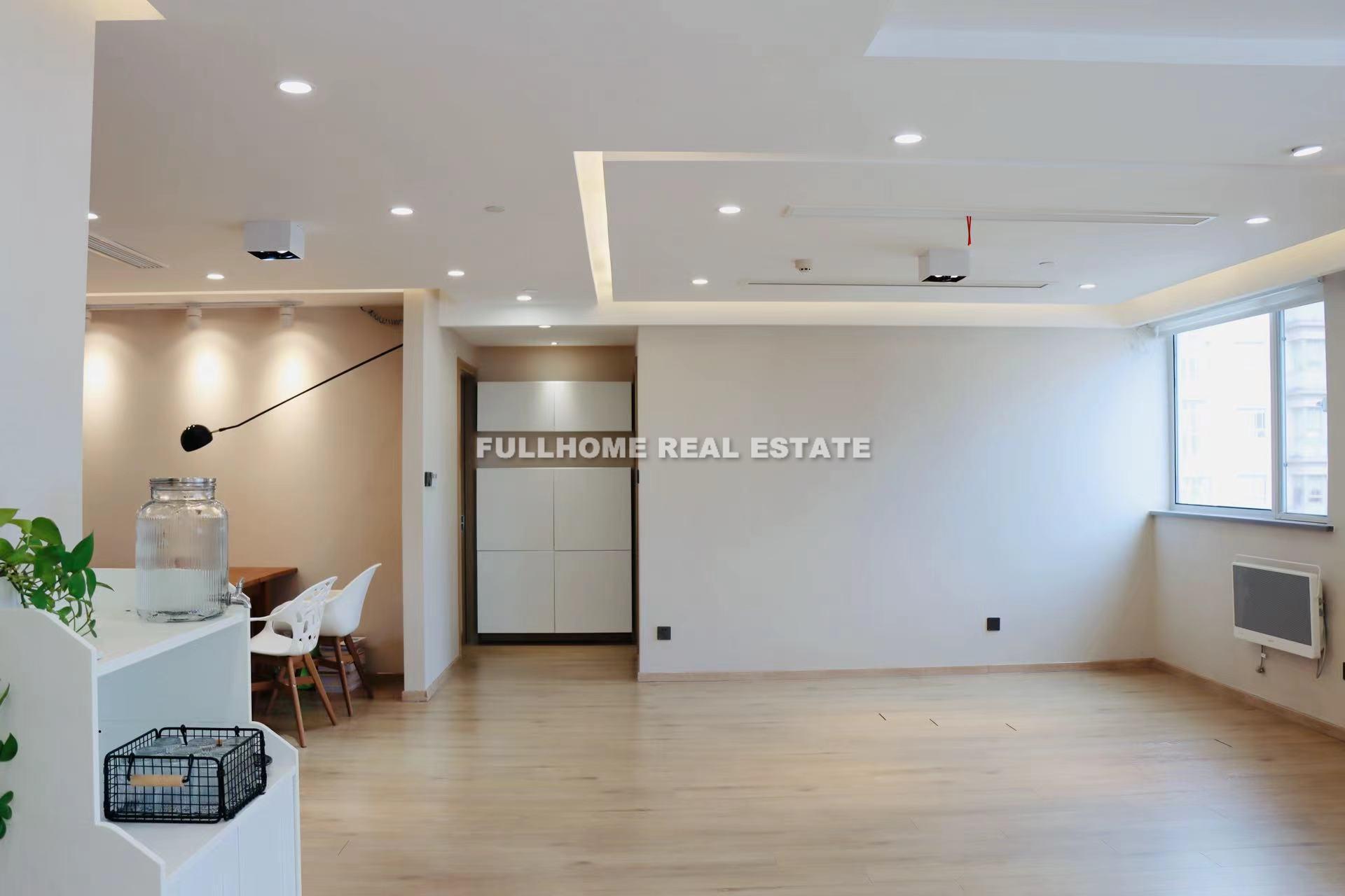 Changxin Building - 2 bedroom apartment in Shanghai, Downtown, Downtown