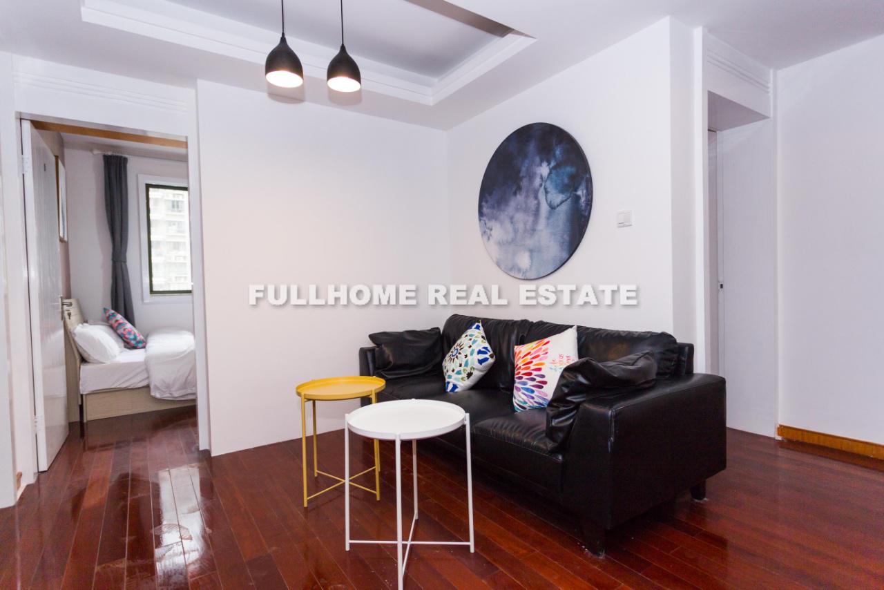 Jing An Li She - 4 bedroom apartment in Shanghai, Jing An, Downtown