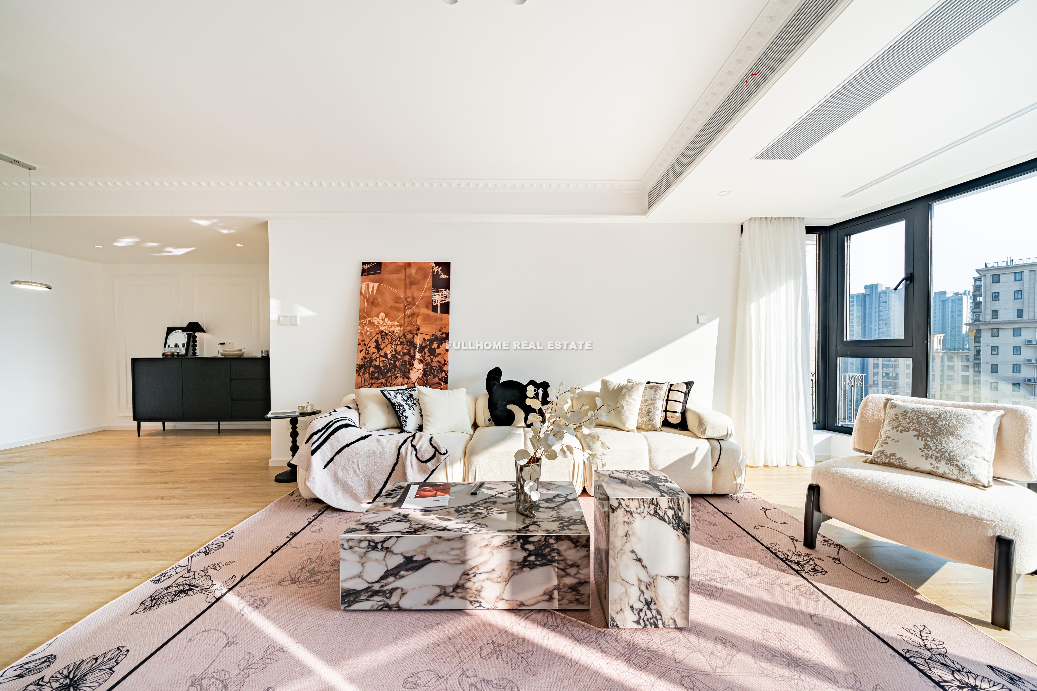 Same compound: Dingxin Garden, 3 bedrooms in Shanghai