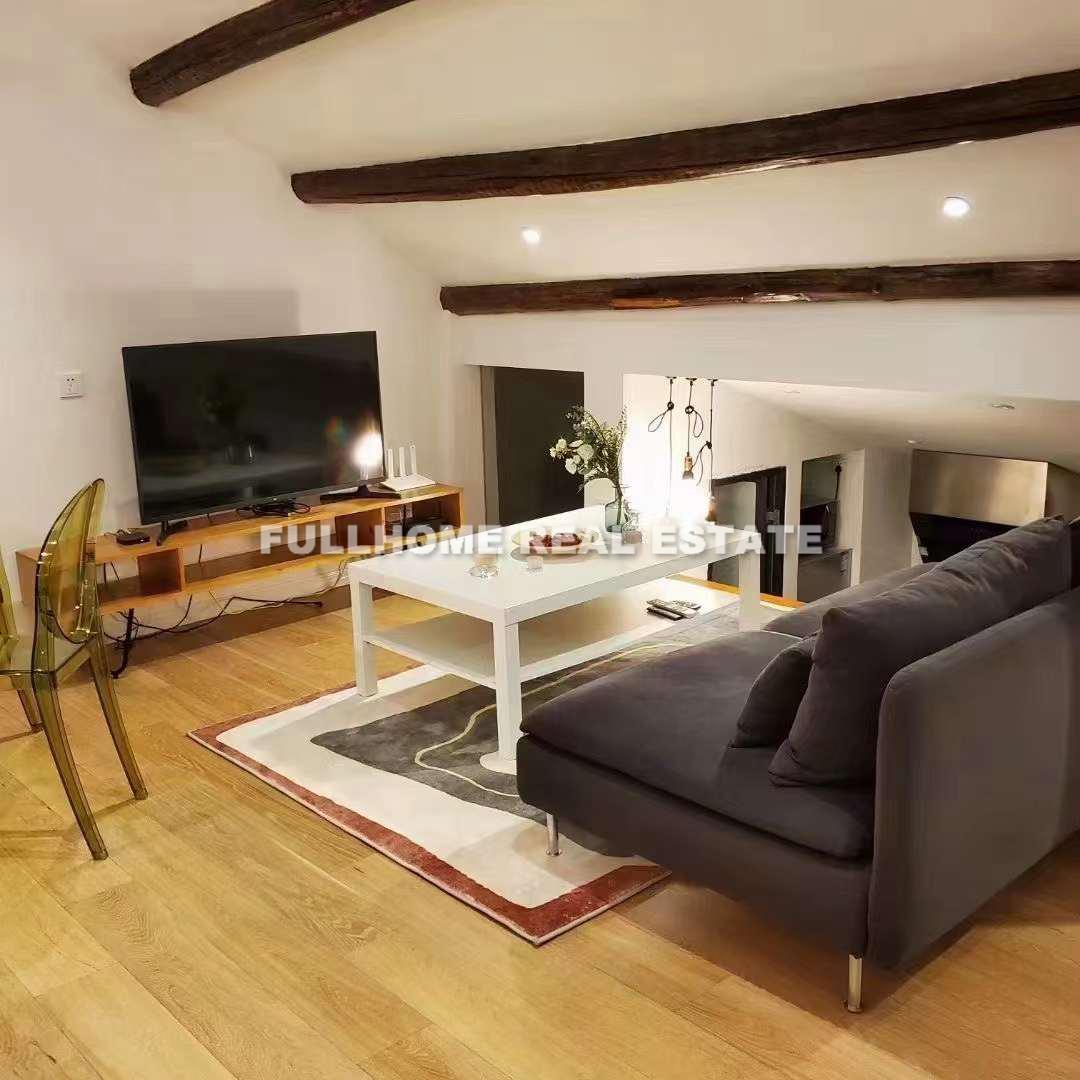 Same compound: Lane 1-350 Hunan Road Old House, 1 bedrooms in Shanghai