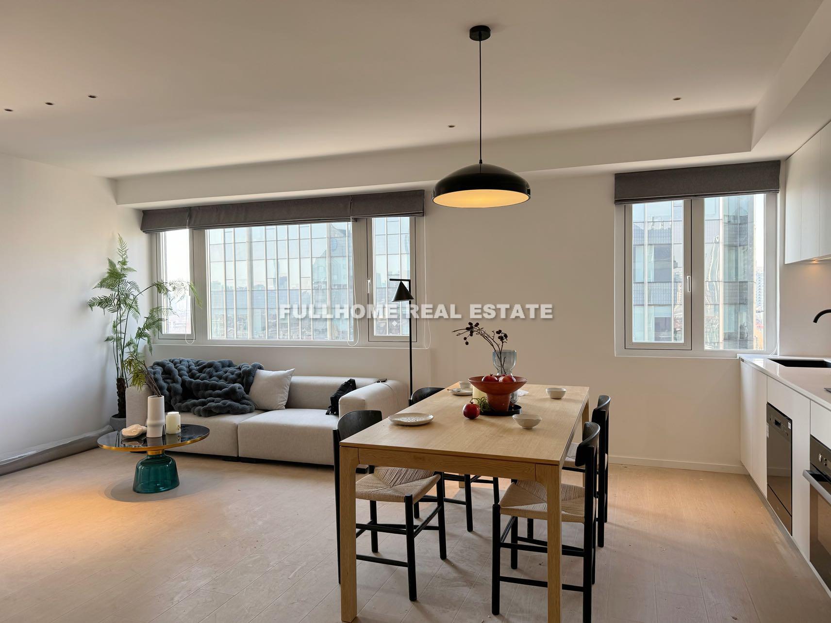 Same compound: Walton Plaza, 3 bedrooms in Shanghai