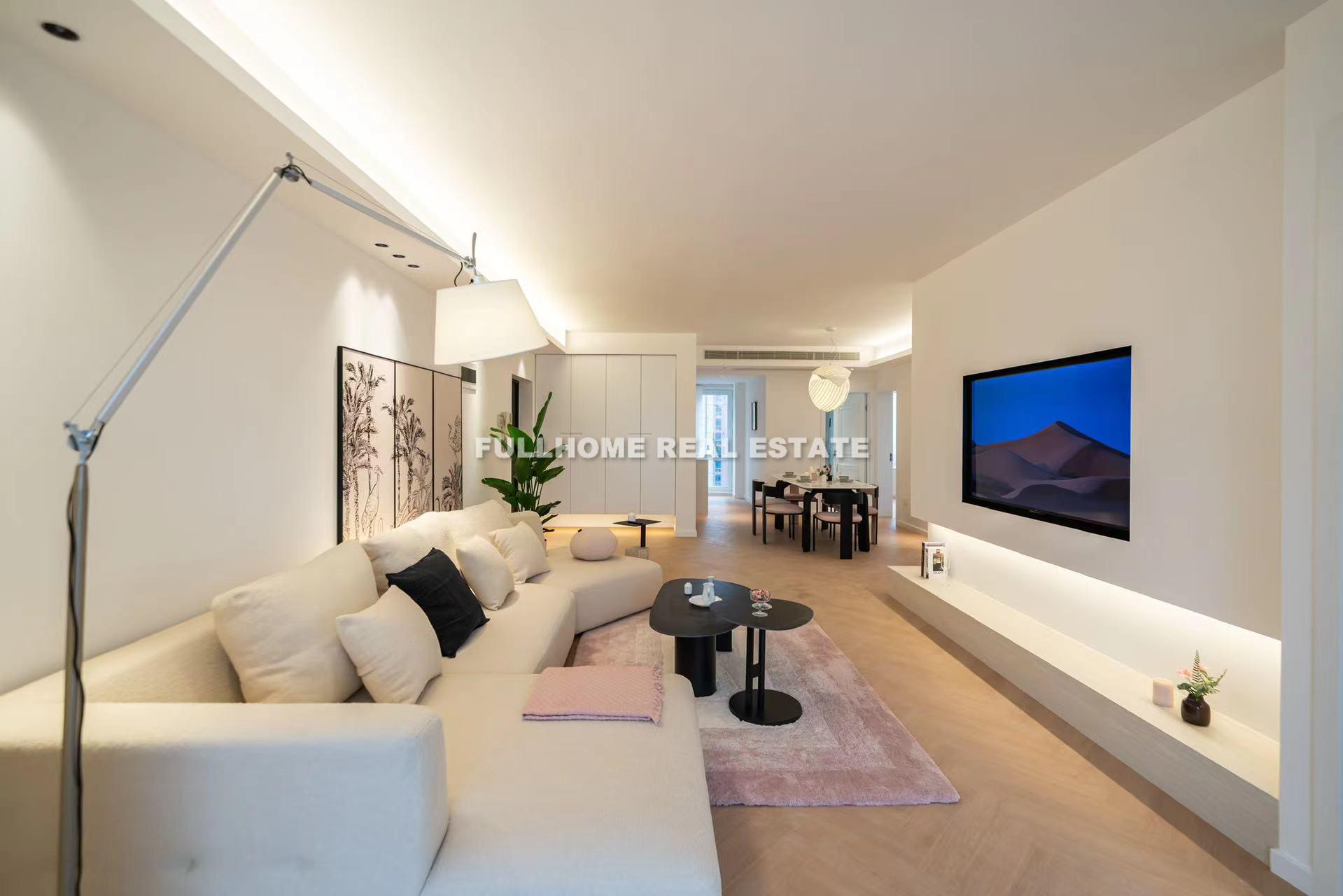 Same compound: Sunshine Garden, 3 bedrooms in Shanghai
