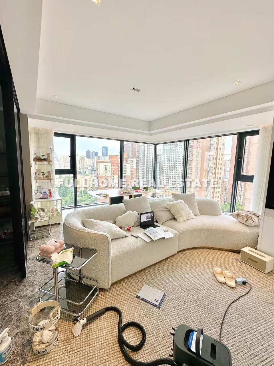 Same compound: Oriental One, 2 bedrooms in Shanghai