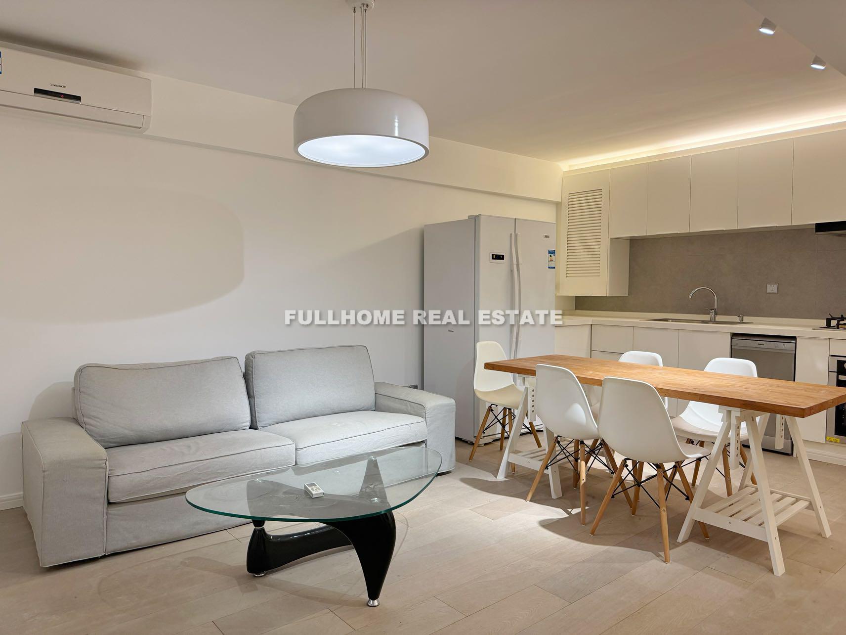 Same compound: Jiangning Apartment, 2 bedrooms in Shanghai
