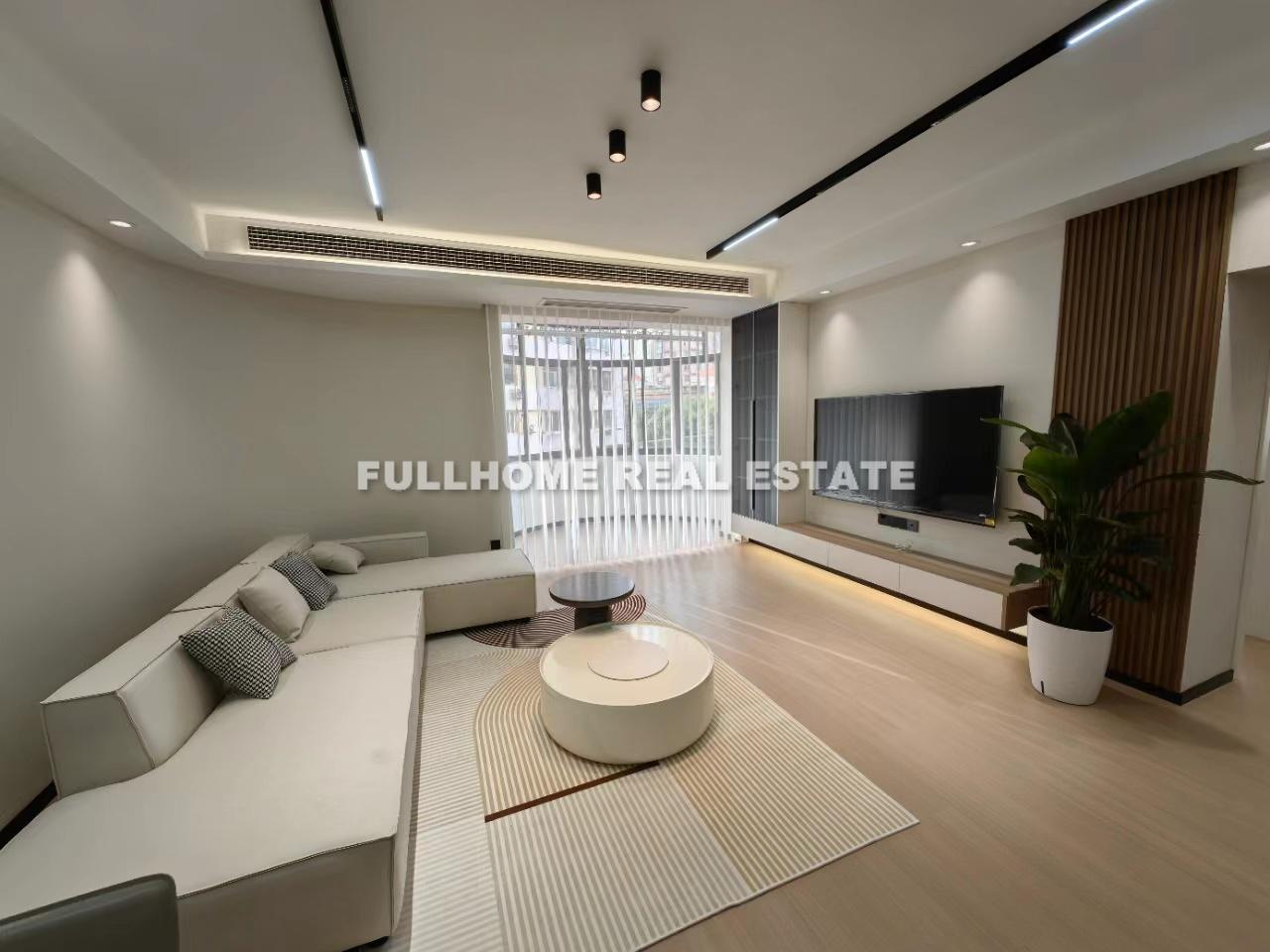 Same compound: Xin Nan Garden, 3 bedrooms in Shanghai