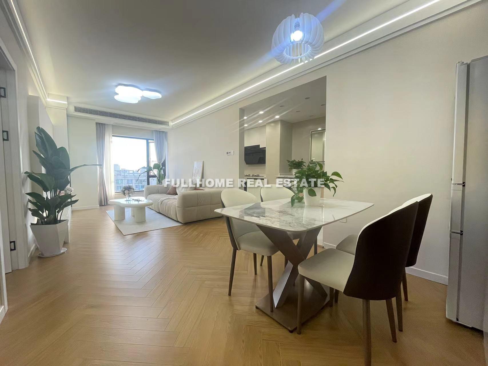 Same compound: Hongqiao Riviera Garden, 1 bedrooms in Shanghai