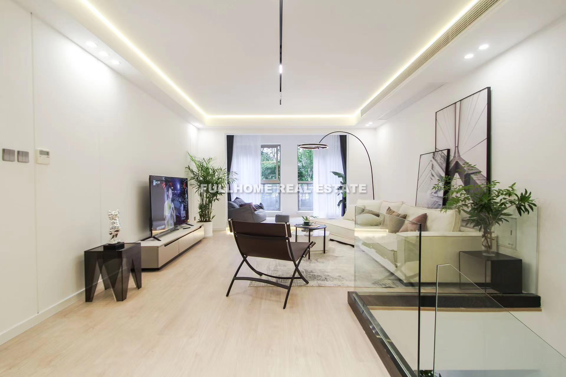 Similar property: Shanghai Bay, 6 bedrooms, 300 sqm in Shanghai