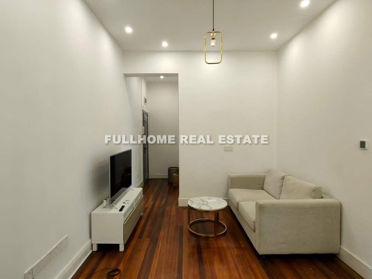 Same compound: Lane 801-1300 Changle Road Old House, 2 bedrooms in Shanghai