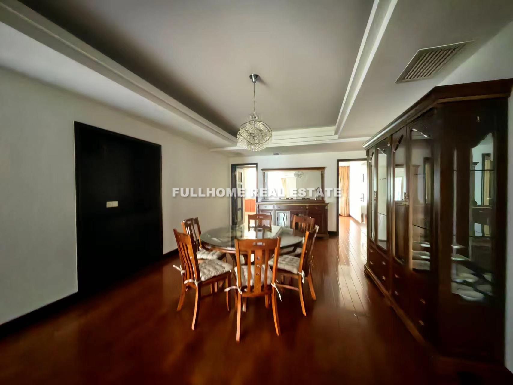 JinLin TianDi - 4 bedroom apartment in Shanghai, Xintiandi, Downtown
