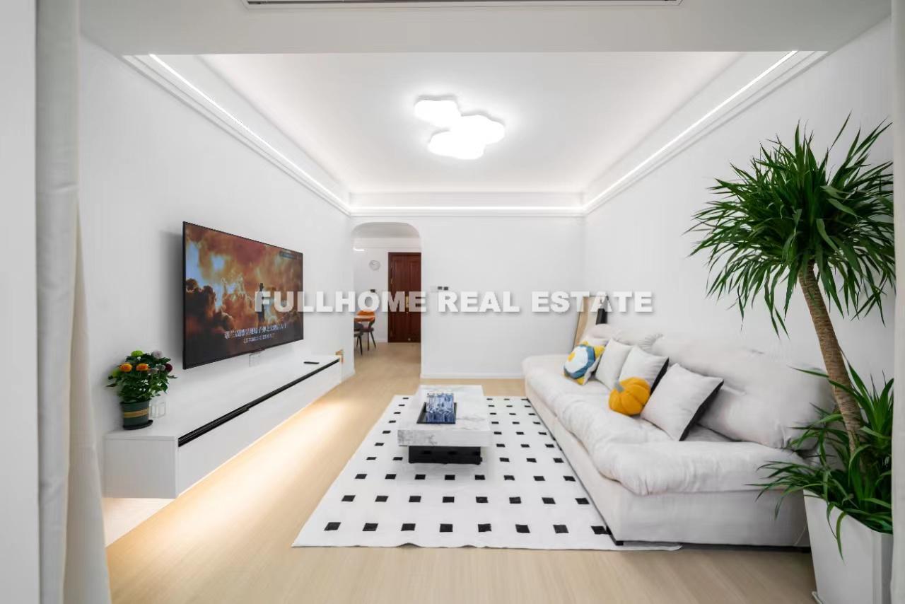 Same compound: Zhong Hai Wan Jin Cheng Phase 2, 2 bedrooms in Shanghai