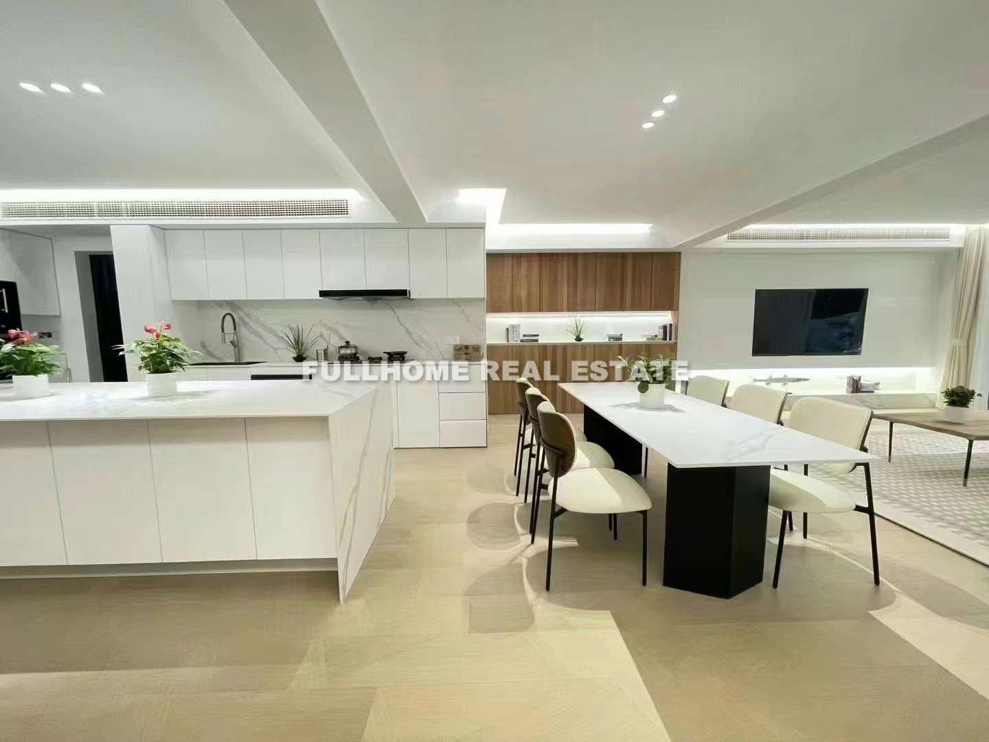 Same compound: Zhong Hui Garden, 4 bedrooms in Shanghai