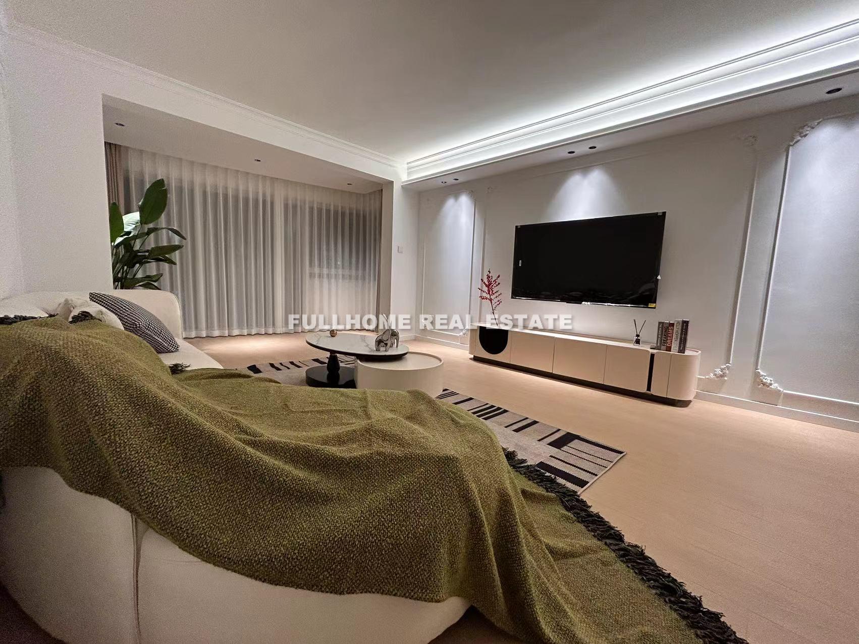 Same compound: Xujiahui Jingyuan, 2 bedrooms in Shanghai