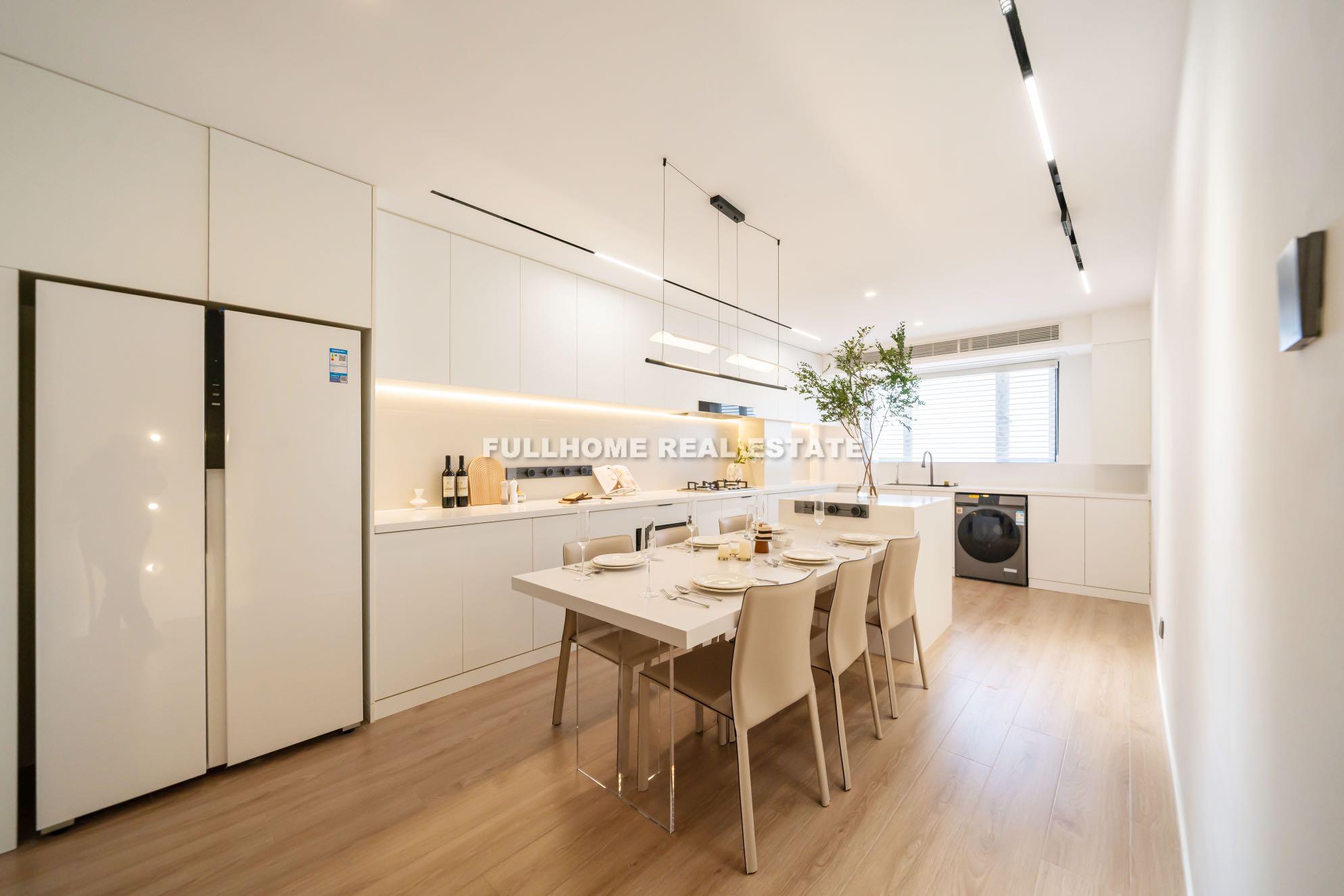 Same compound: Xinhuo Apartment, 2 bedrooms in Shanghai