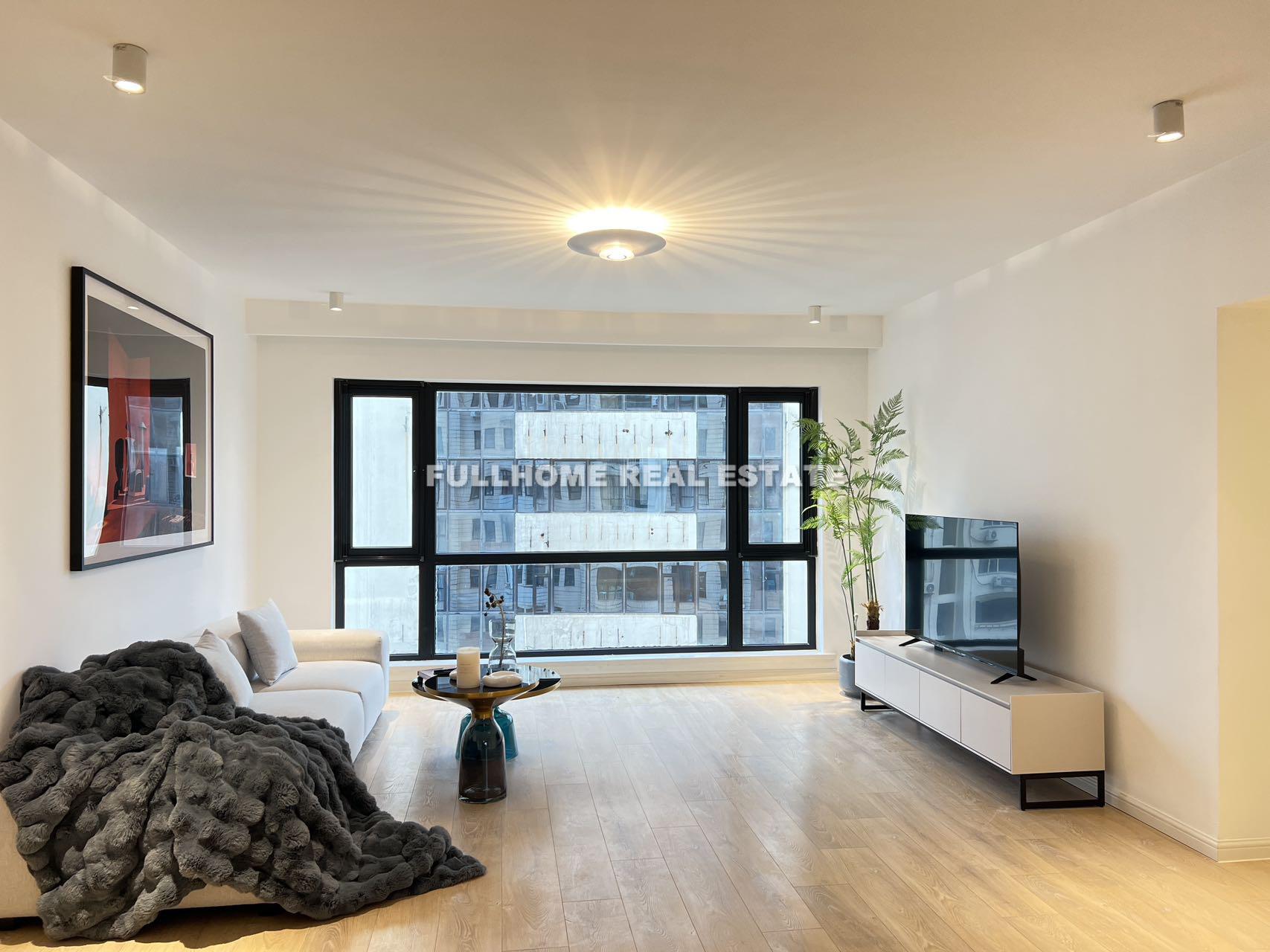Shanghai Grand Plaza - 3 bedroom apartment in Shanghai, FFC, Downtown