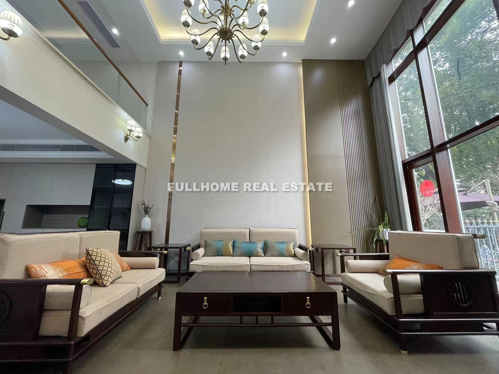 Similar property: King’s Garden, 4 bedrooms, 245 sqm in Shanghai