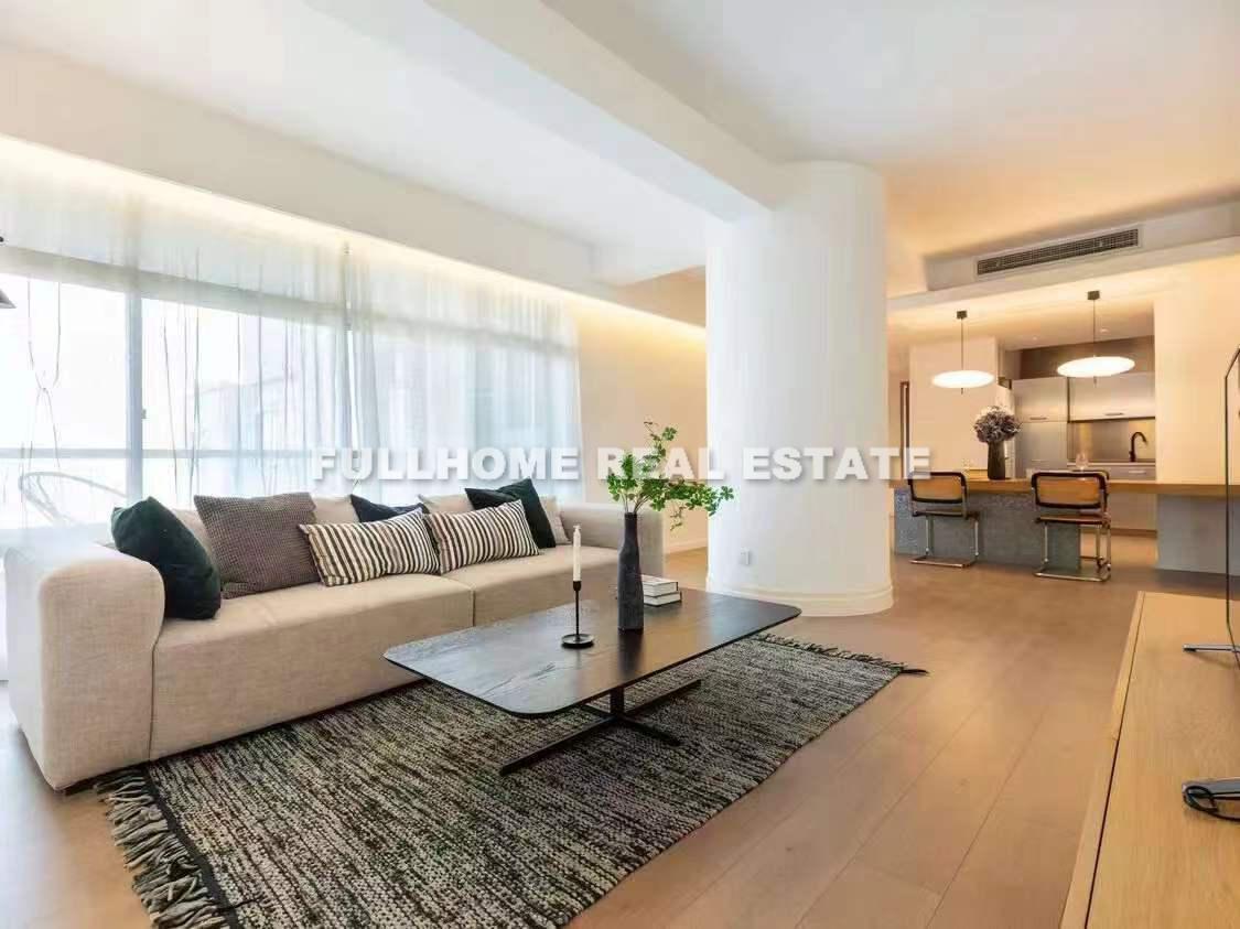 Same compound: Huijin Plaza, 3 bedrooms in Shanghai
