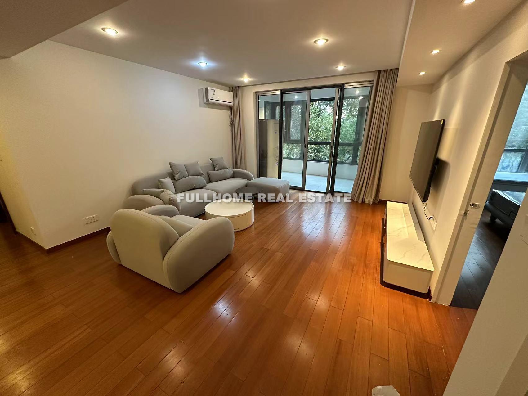 Top Of City - 4 bedroom apartment in Shanghai, People Square, Downtown