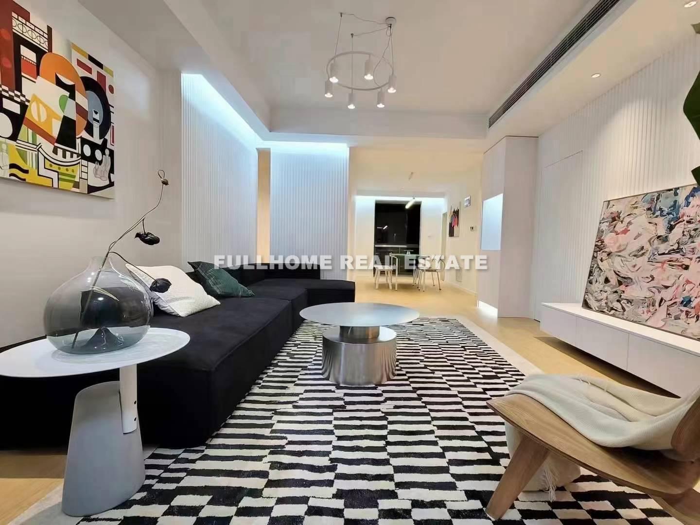Same compound: Yi De Garden, 3 bedrooms in Shanghai