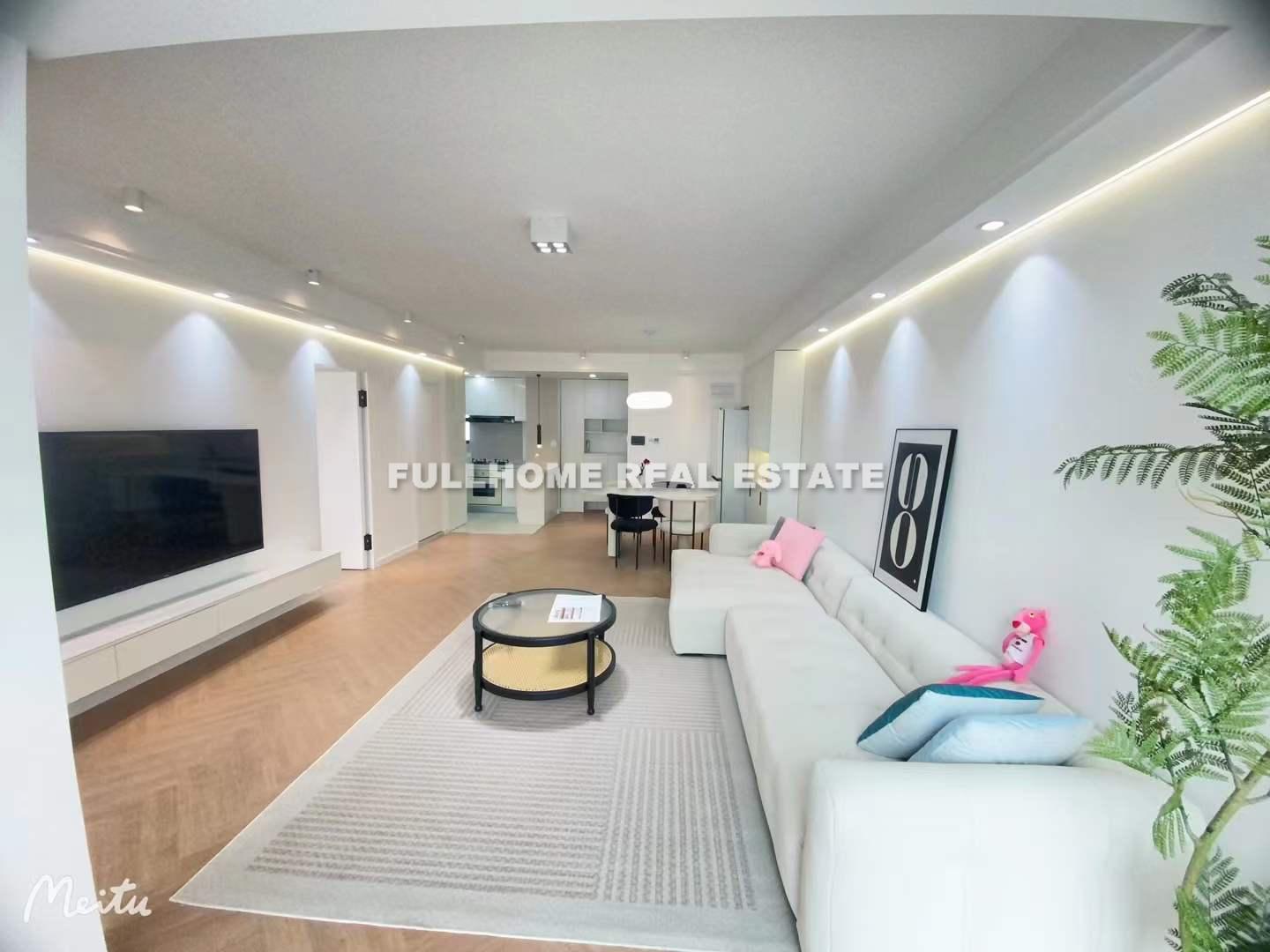 Zhong Yuan Liang Wan Cheng - 2 bedroom apartment in Shanghai, Putuo, Downtown