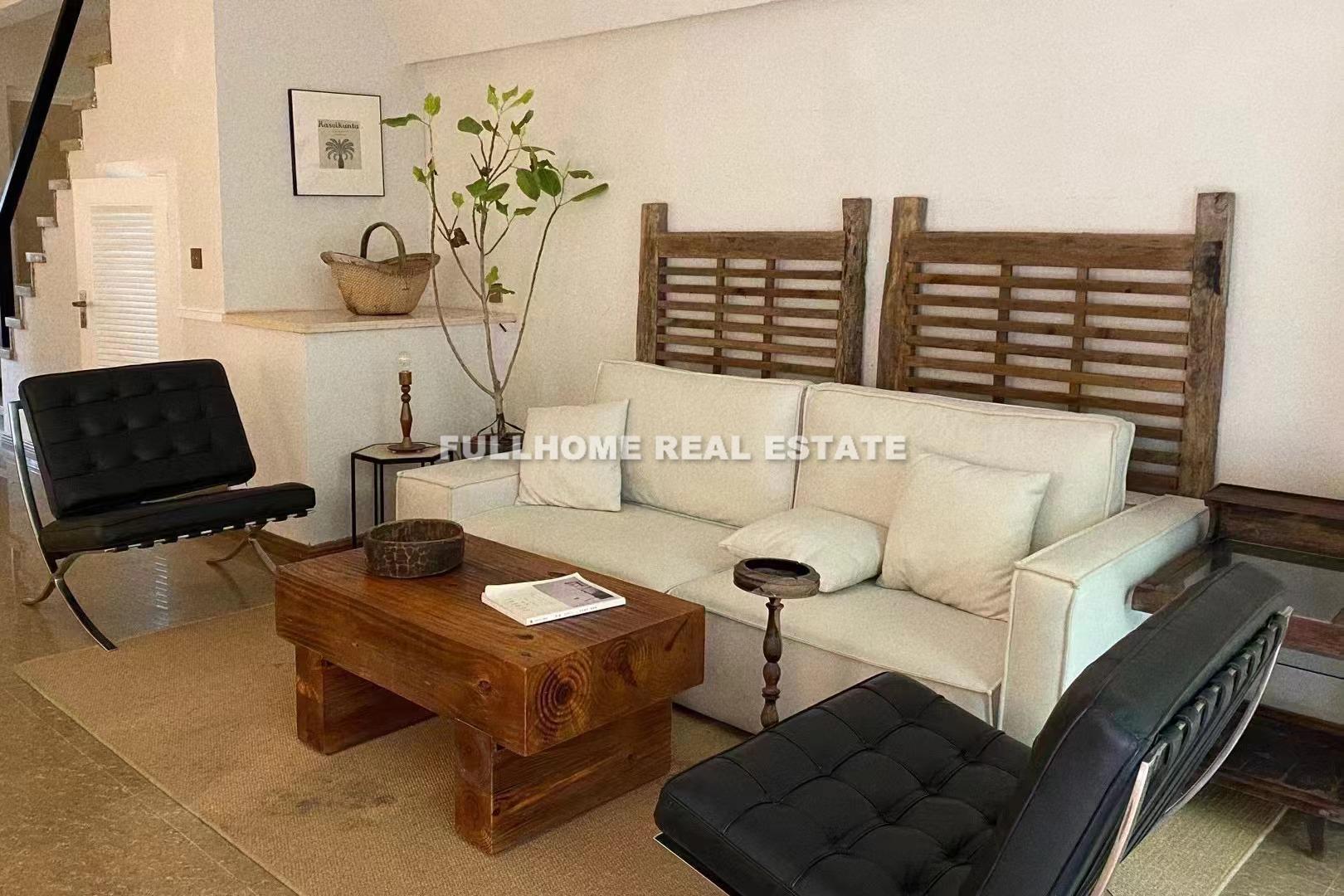 Lane 1000-1500 Yuyuan Road Old House - 4 bedroom apartment in Shanghai, Downtown, Downtown