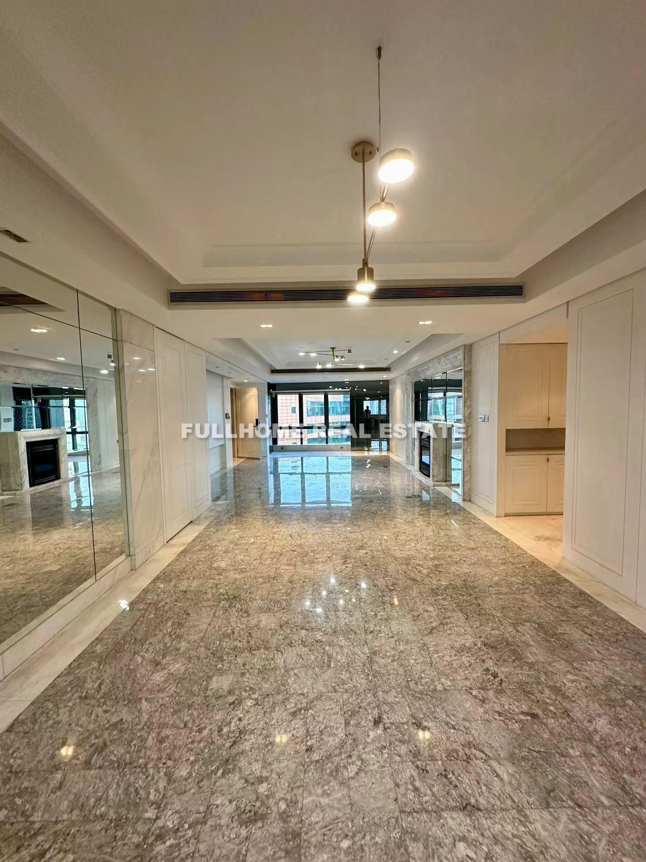Similar property: Prince Hills, 4 bedrooms, 288 sqm in Shanghai