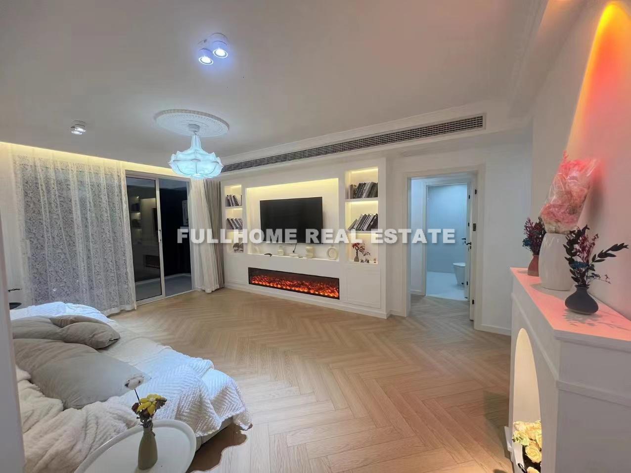 Same compound: Hui Li Garden, 3 bedrooms in Shanghai
