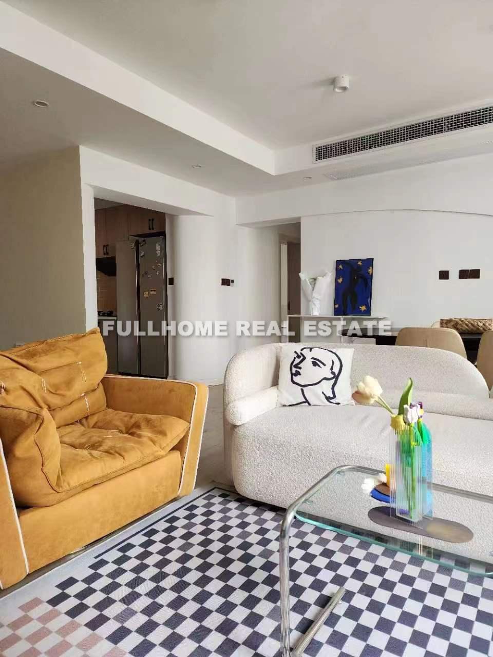 Same compound: Haifu Apartment, 3 bedrooms in Shanghai