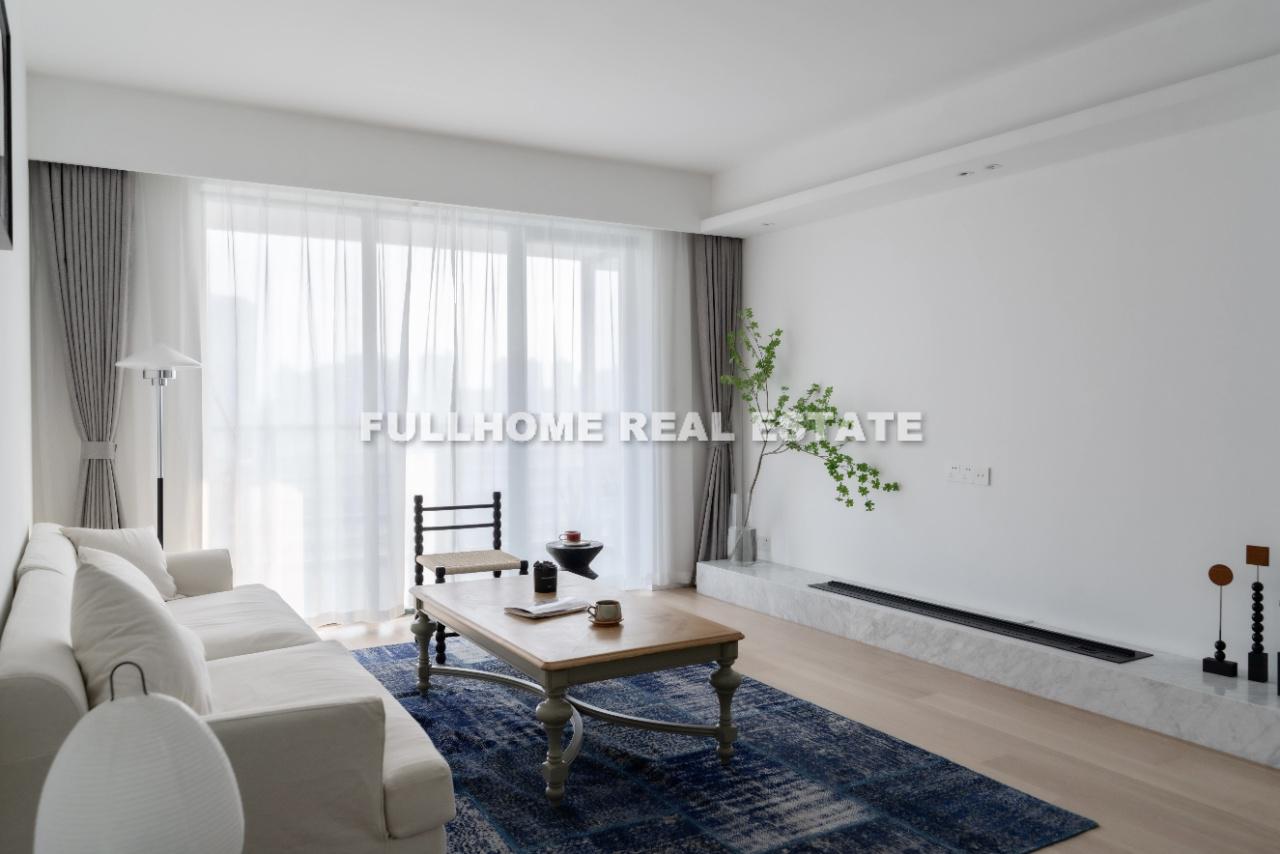 Same compound: Shui Qing Mu Hua, 3 bedrooms in Shanghai