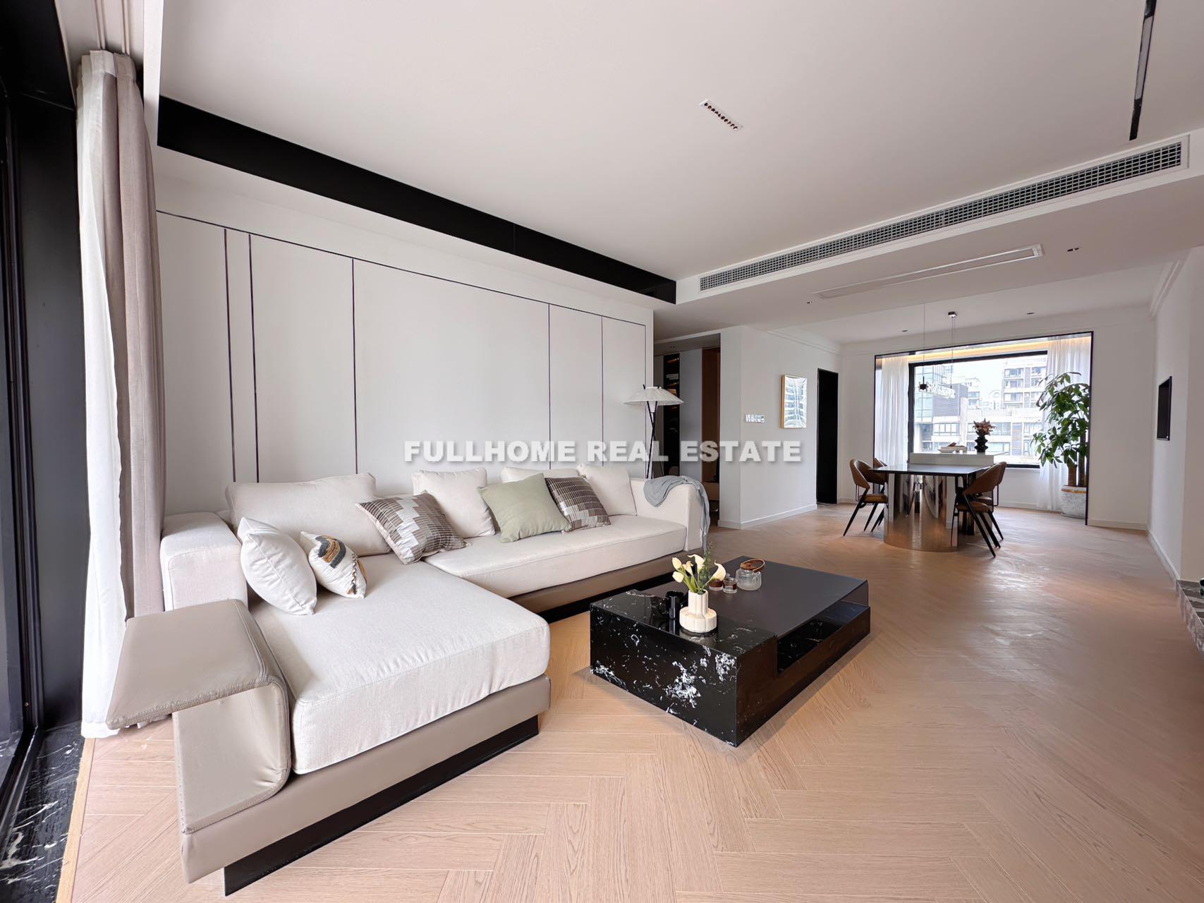 HuiLong New Town - 3 bedroom apartment in Shanghai, Xintiandi, Downtown