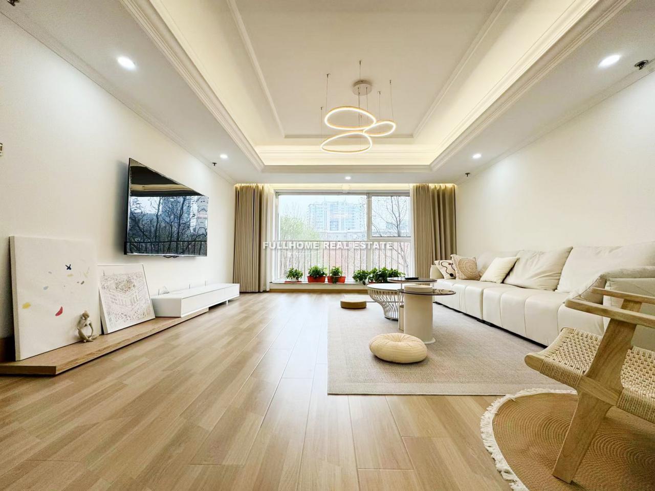 Similar property: US United Apartment, 3 bedrooms, 203 sqm in Beijing