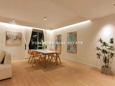 Same compound: YaoJiang International Plaza, 2 bedrooms in Shanghai