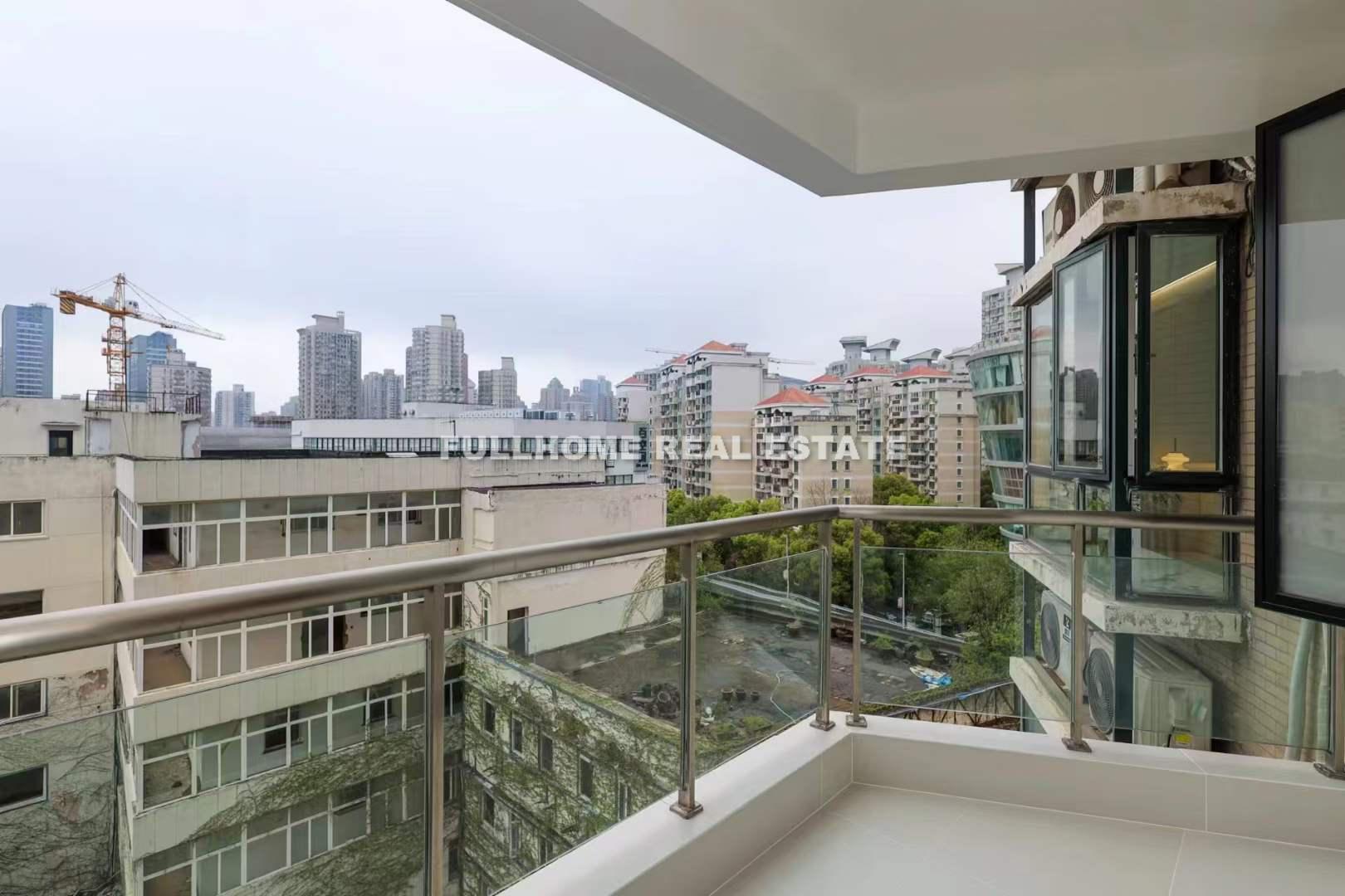 Tianding Garden - 1 bedroom apartment in Shanghai, Downtown, Downtown