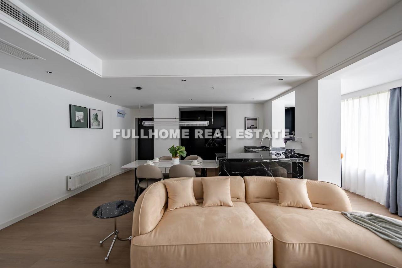 HuiLong New Town - 3 bedroom apartment in Shanghai, Xintiandi, Downtown