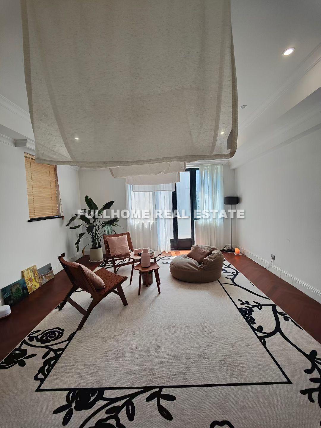 Similar property: Lane 400-600 West Jianguo Road Old House, 5 bedrooms, 500 sqm in Shanghai