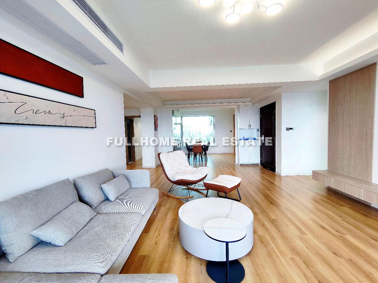 Similar property: Shimao Lakeside Garden, 3 bedrooms, 212 sqm in Shanghai