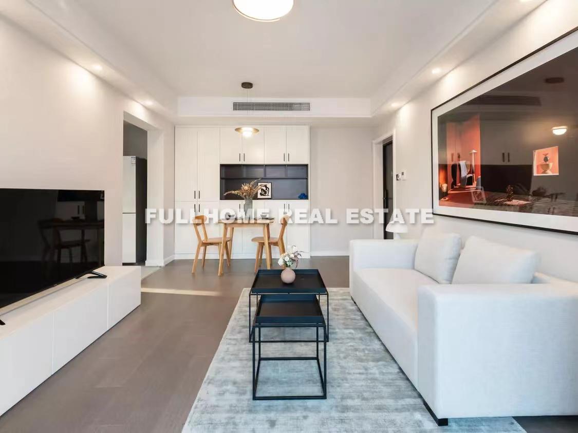 West Nanjing Mansion - 1 bedroom apartment in Shanghai, Downtown, Downtown