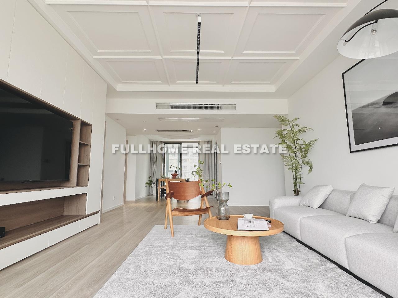 Top Of City - 3 bedroom apartment in Shanghai, People Square, Downtown