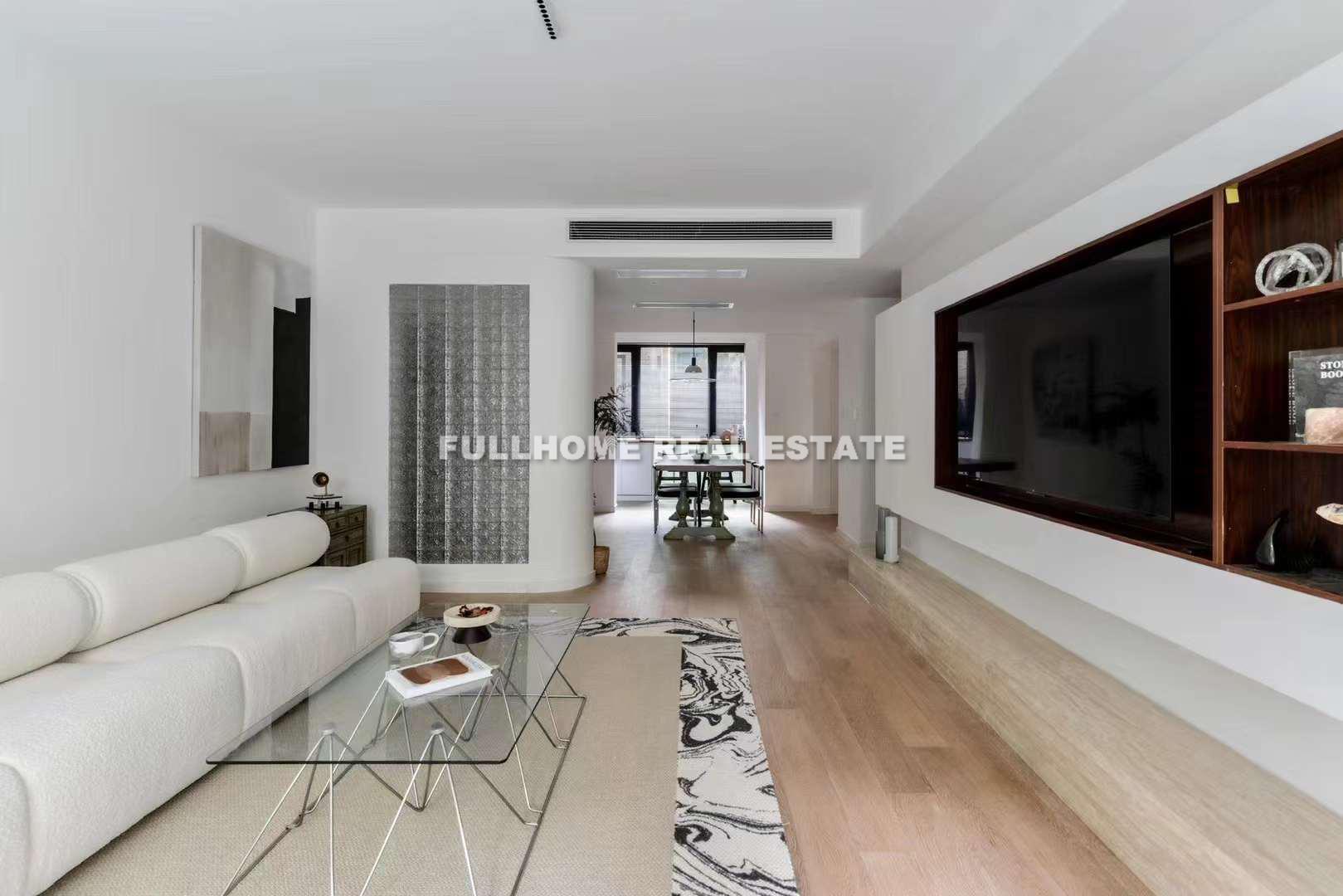Similar property: LaDoll International City, 3 bedrooms, 180 sqm in Shanghai